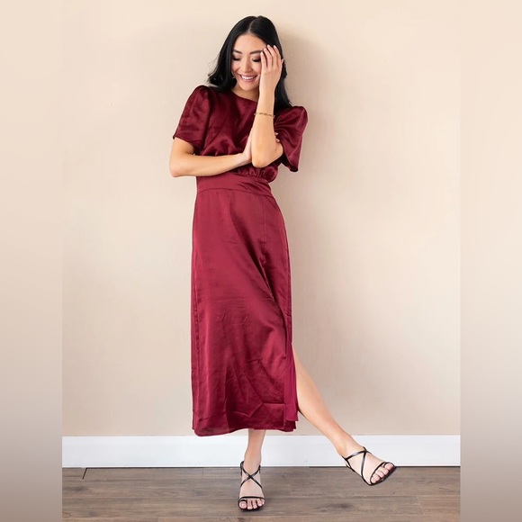 NWT Eve Satin Sheath Dress in Burgundy - Picture 3 of 8